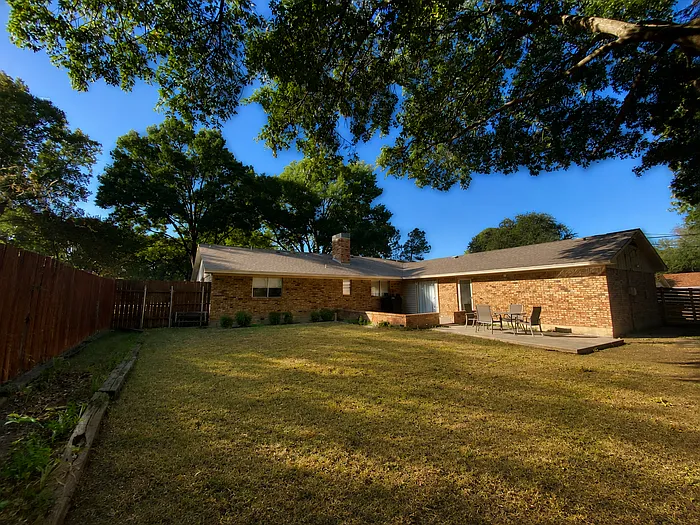408 Mimosa Dr — Photo 8