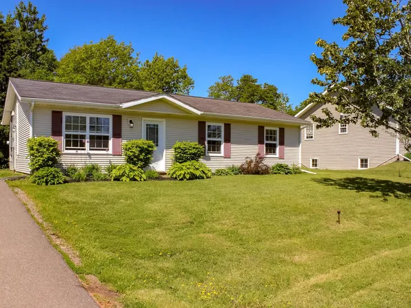 26 Hunter Ln, Charlottetown, PE C1A 9R5