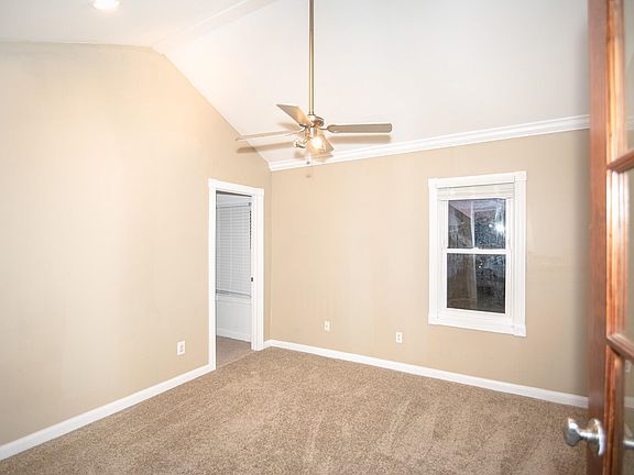 4th image of 3826 Cactus St