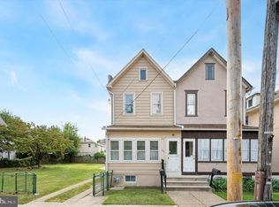 415 Manhattan St, Essington, PA 19029