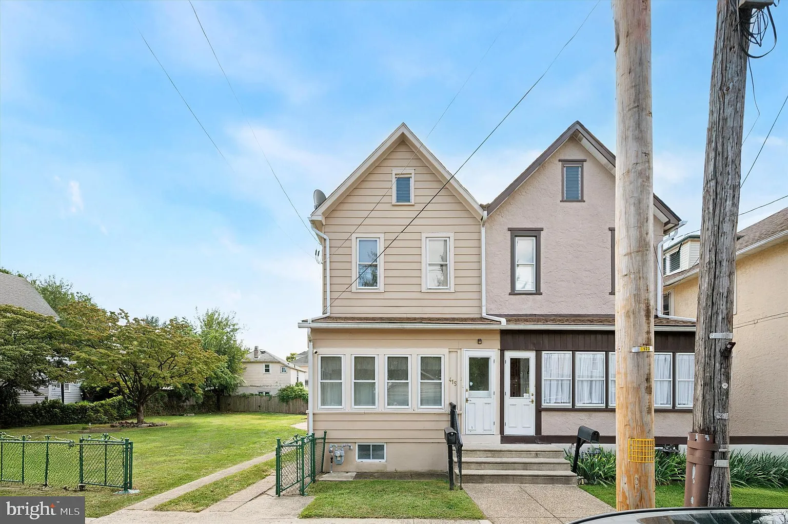 415 Manhattan St photo 1