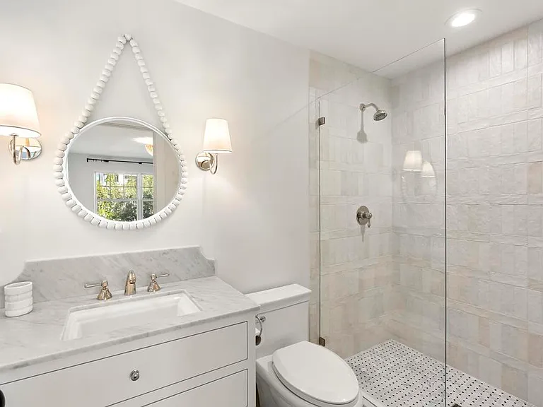 210 Estrella St — Photo 12
