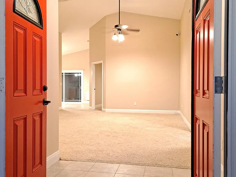 10601 Sheridan St — Photo 4