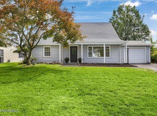 28 Fayette Ln, Aberdeen, NJ 07747
