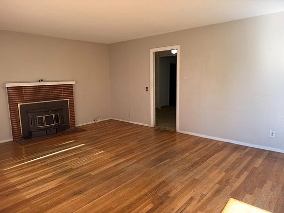 4th image of 1129 Idaho Ave