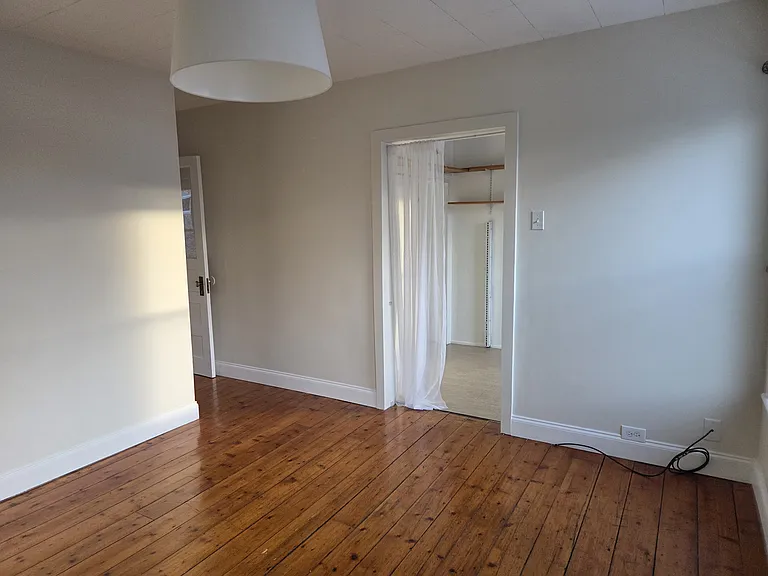 669 Pawling Ave #3 — Photo 18