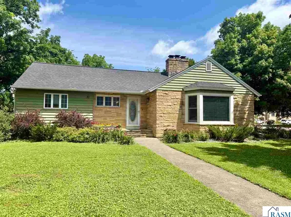 31 Lake Ave E, Minnesota Lake, MN 56068