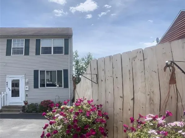 641 Jefferson St, Red Hill, PA 18076