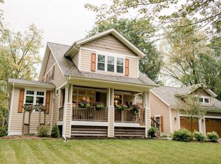 W285N2032 Louis Ct, Pewaukee, WI 53072