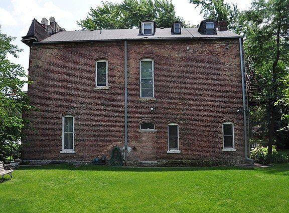 4th image of 2114 N Lincoln Ave