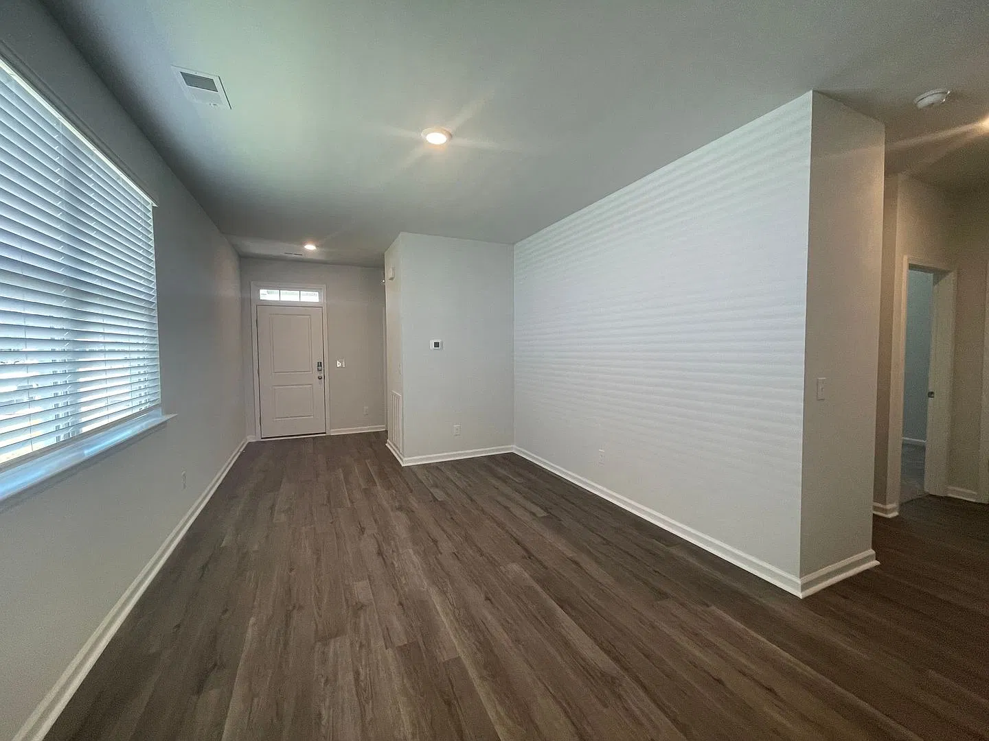 3 BR 2 BA Home in Waterside - Community Pool — Photo 4