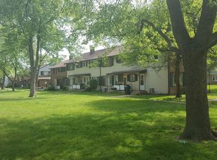336 Blackhawk Dr, Park Forest, IL