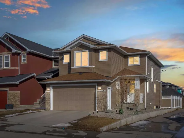 194 SW Redstone Park NE, Calgary, AB T3N 0P6