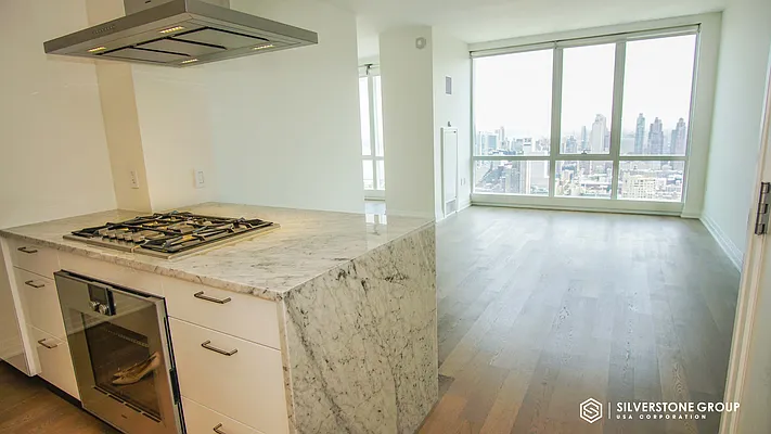 Rented by Silverstone Group USA Corp. | media 18