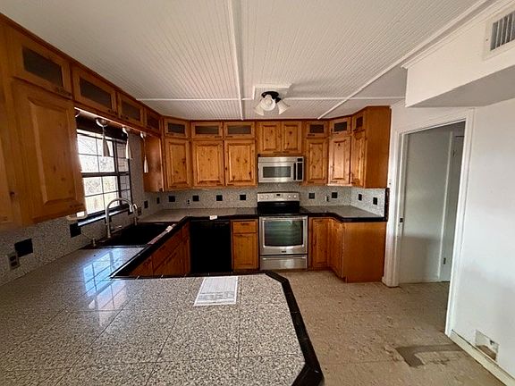 4th image of 13729 River Forest Dr