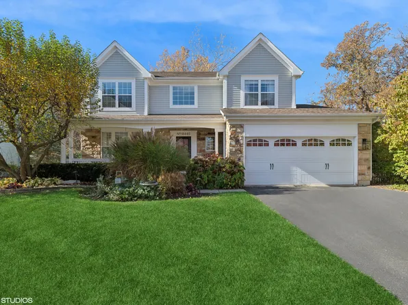 18445 W Larkspur Ct, Grayslake, IL 60030
