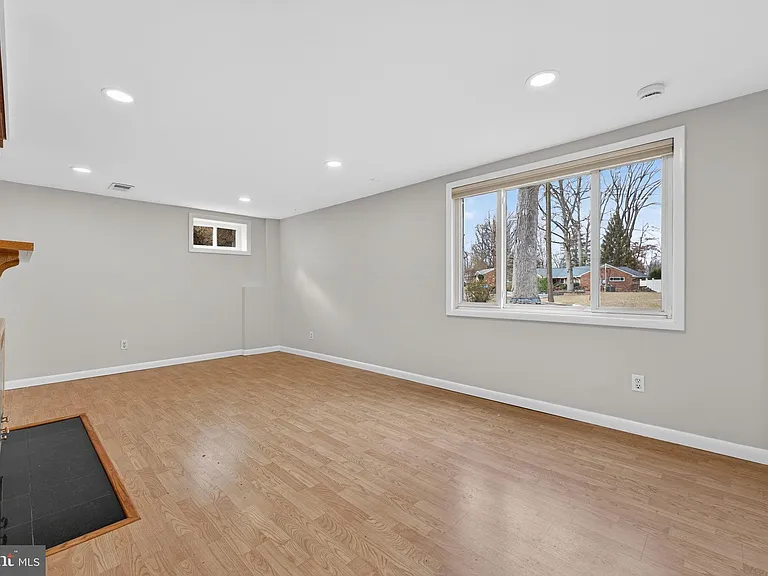 7507 Murillo St — Photo 16
