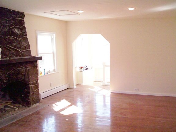 2nd image of 1567 Kimble Ave