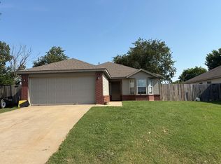 2554 Lakeside Ave, Springdale, AR 72764