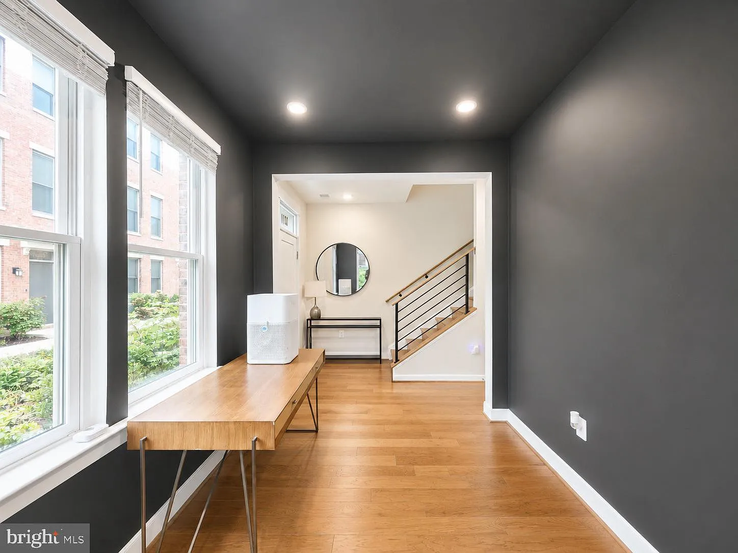 3 bed, 3.5 bath, 2016 sqft, $5,800 — Photo 4
