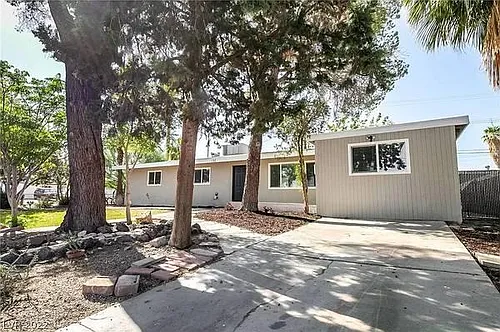 137 Juniper St Photo 1