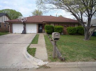 6553 Windrock Dr, Watauga, TX 76148