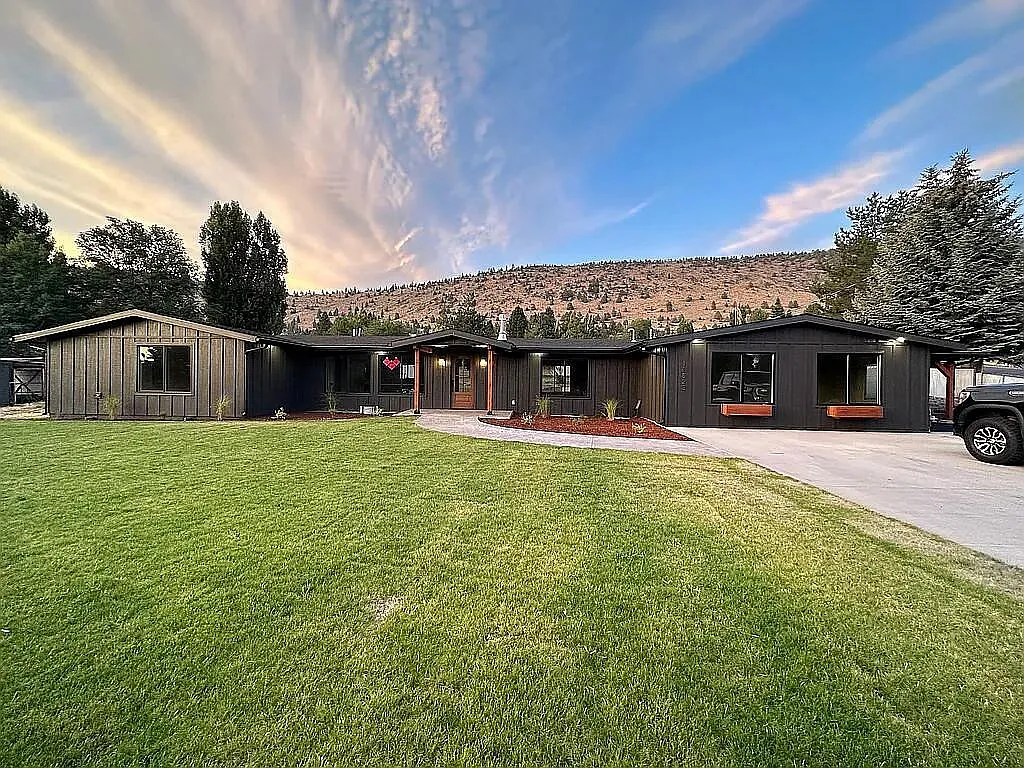 11823 Mallory Dr photo 1