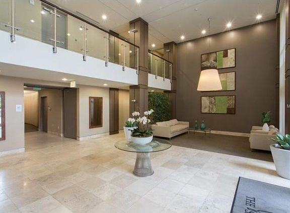 3rd image of 400 4th Ave S APT 106