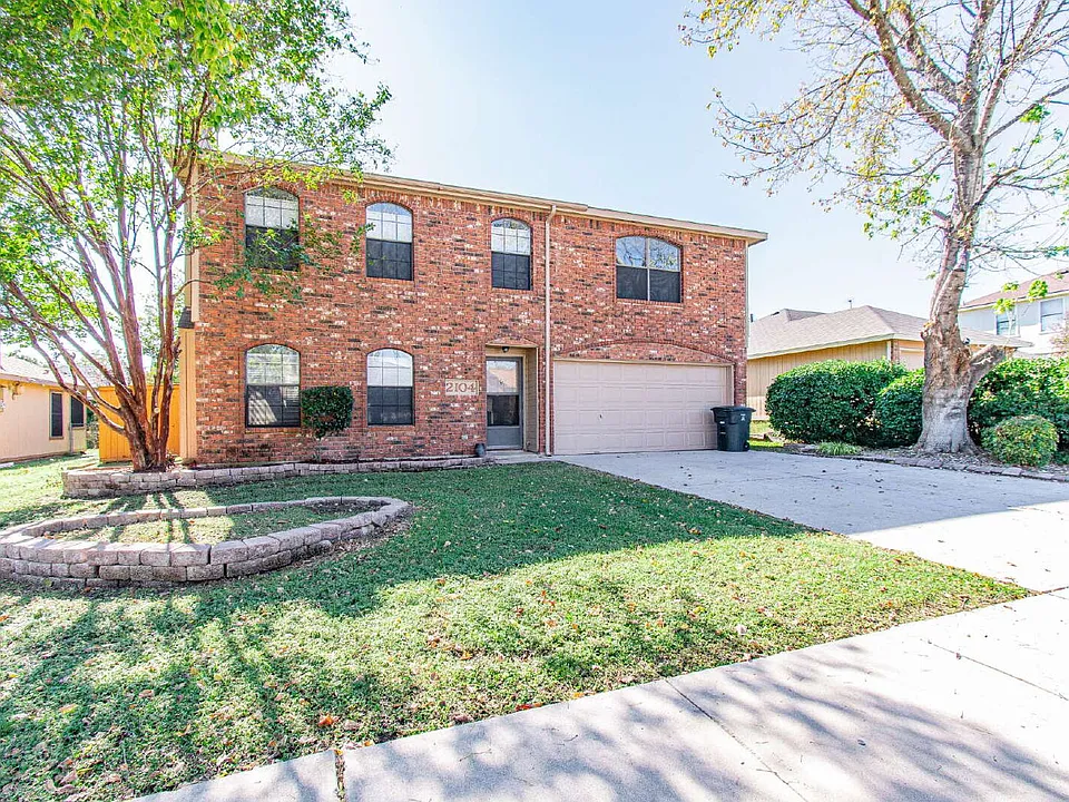2104 Corona Dr