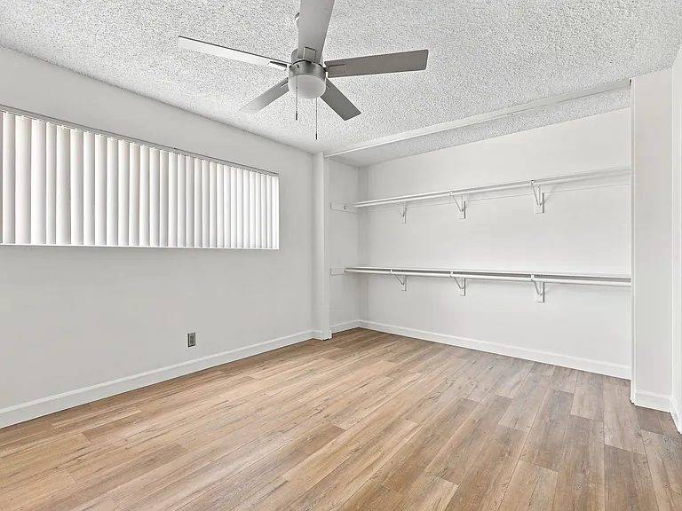 540-600 W Channel Islands Blvd #1 — Photo 24