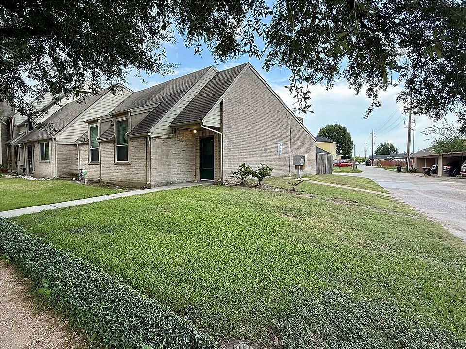 1st image of 15510 Weldon Dr
