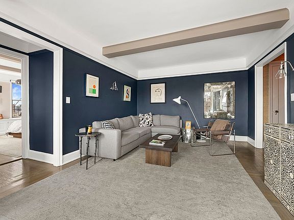 4th image of 136 Waverly Pl APT 14E