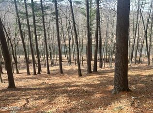 22 & 23 Circle Dr, Hawley, PA 18428