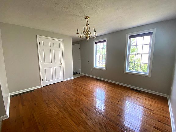 4th image of 21 Hartwell Brook Dr