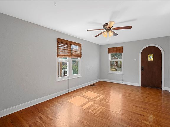 3rd image of 119 Shetland Dr