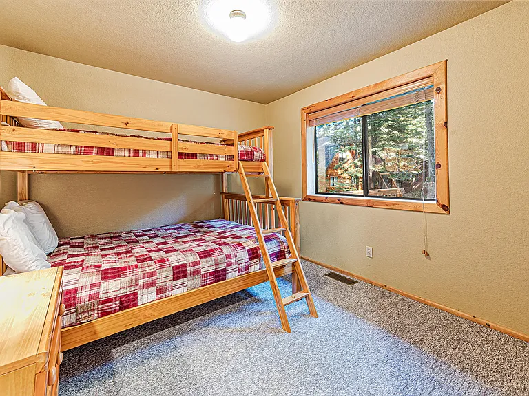 15347 Northwoods Blvd — Photo 7