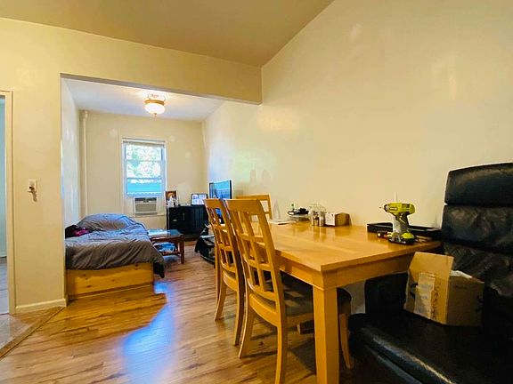 4th image of 32-77 43rd St #1B