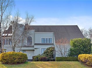 5 Jenny Close, Mamaroneck, NY 10543