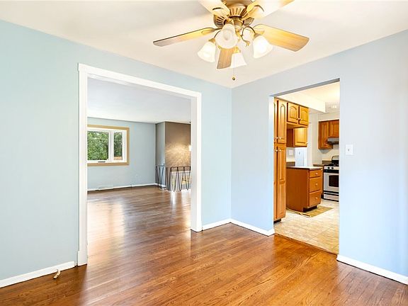 5th image of 464 Crestview Dr