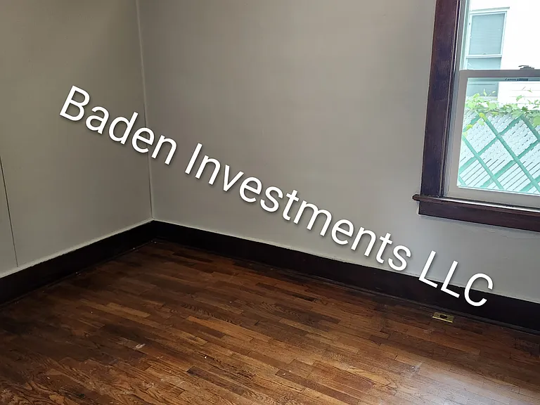 577 Upton Ave — Photo 6