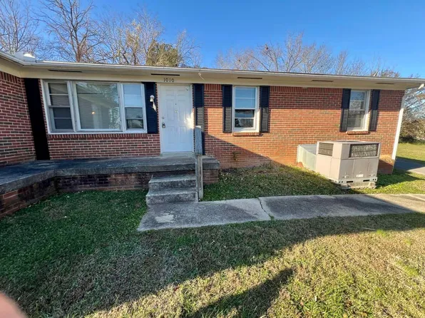 1010 Todd Ct, Murfreesboro, TN 37130