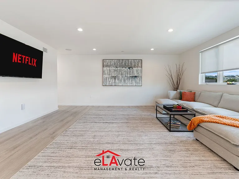 1035 N Serrano Ave #3 — Photo 6