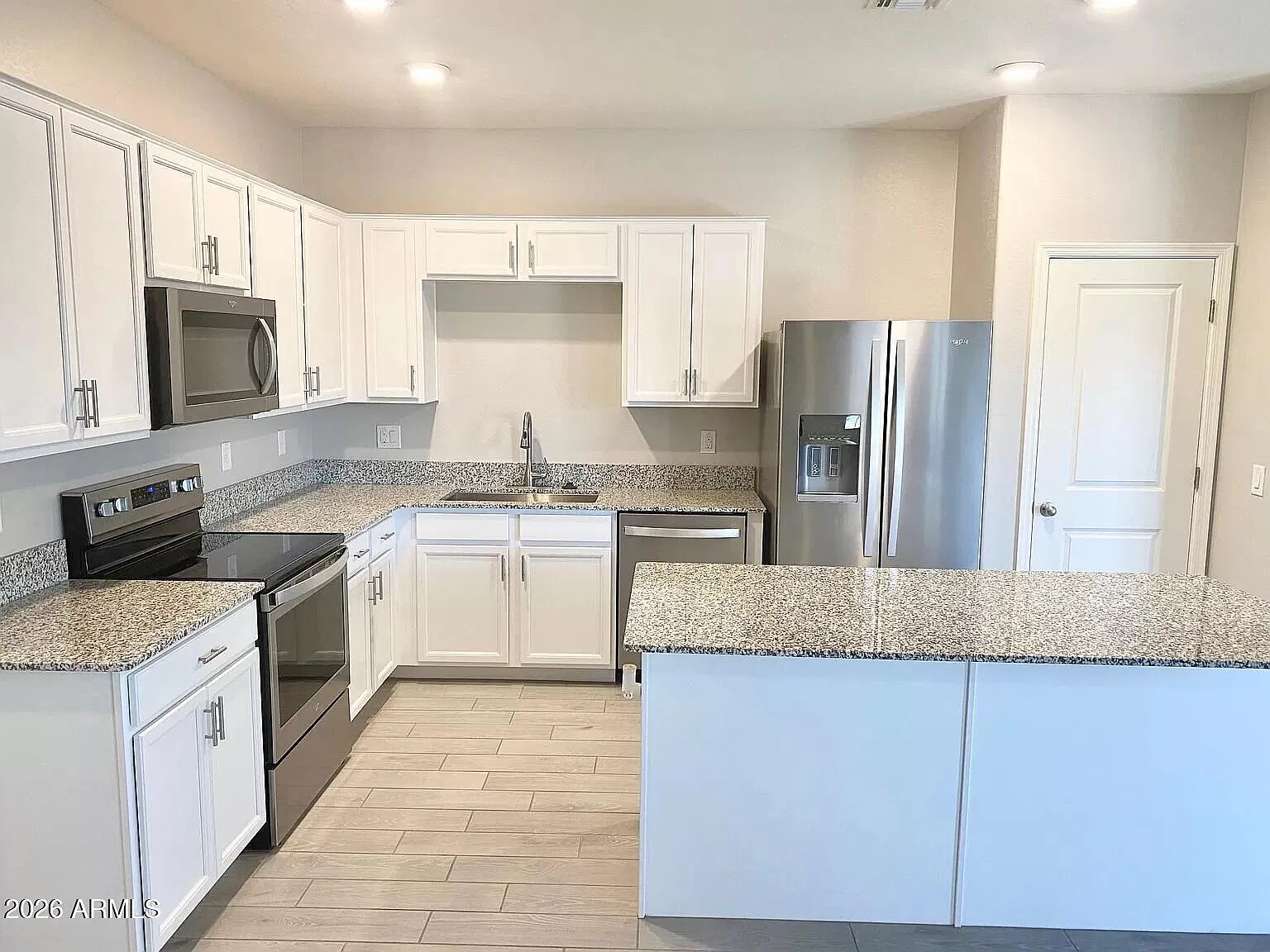 3 bed, 2.0 bath, 1349 sqft, $1,940 — Photo 3