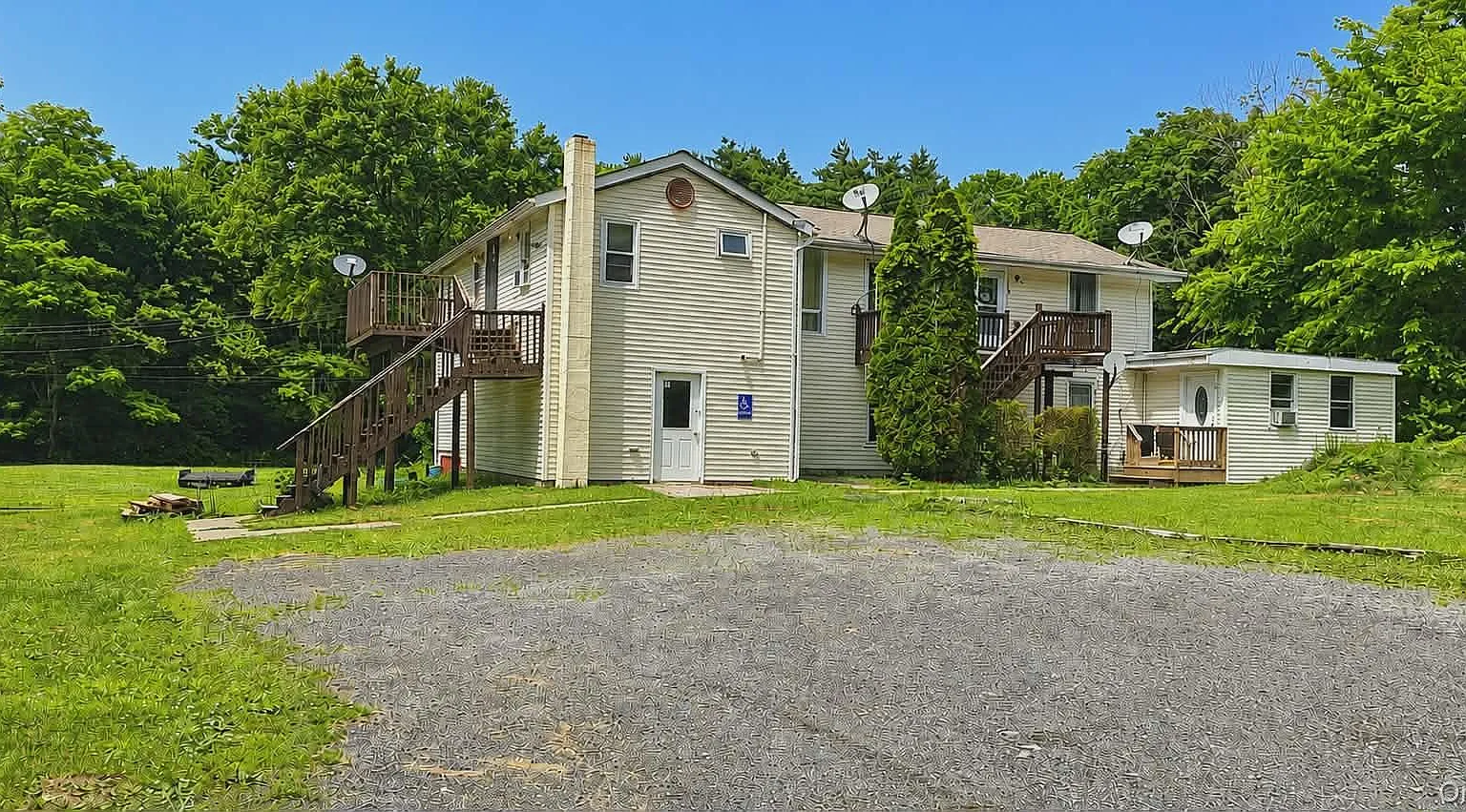2 bed, 1.0 bath, 650 sqft, $1,750 — Photo 2