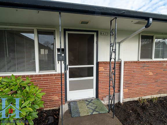 2nd image of 6431-6437 SE Rhone St #6435