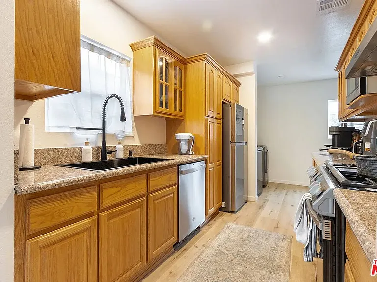 5934 Fayette St — Photo 11