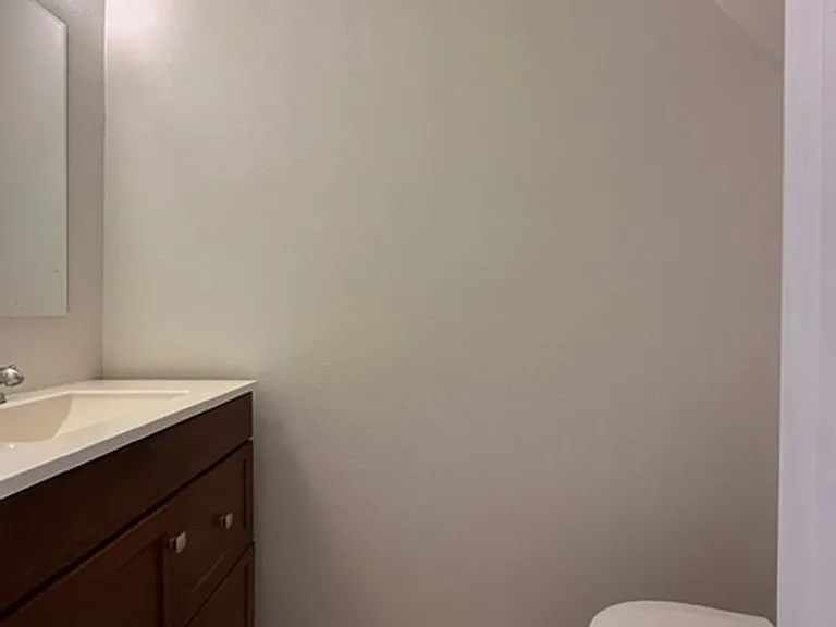 22865 Del Valle St #6 — Photo 11