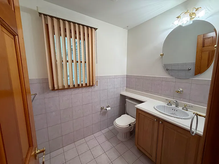 300 Saint Johns Pl — Photo 8