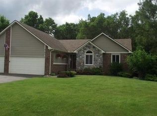 4195 Nancy Ln, White Lake, MI 48383