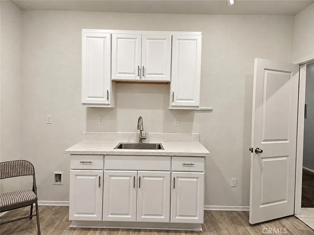 1 bed, 700 sqft, $2,150 — Photo 2